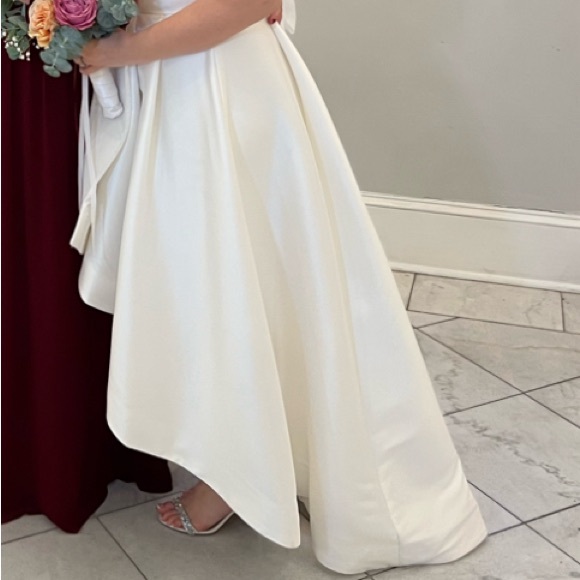 High-Low wedding Dress - Picture 6 of 7